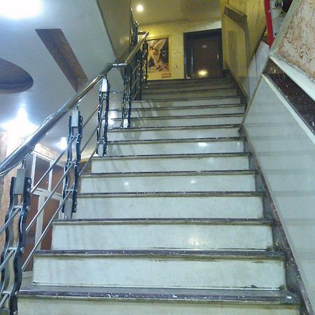 Hotel Hridey Inn Нью-Дели Экстерьер фото