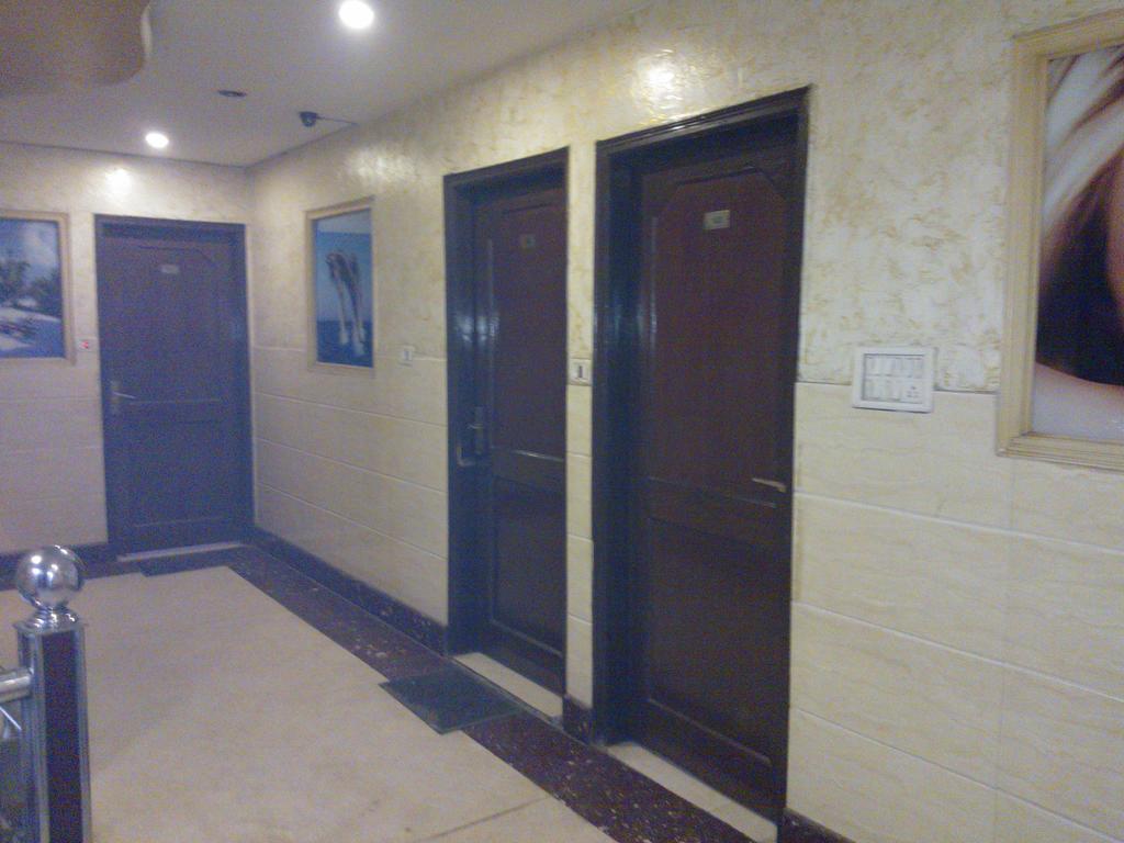 Hotel Hridey Inn Нью-Дели Экстерьер фото