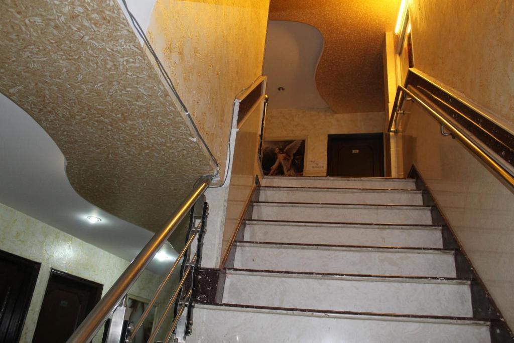 Hotel Hridey Inn Нью-Дели Экстерьер фото
