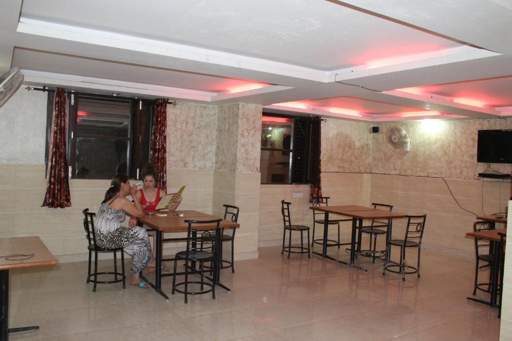 Hotel Hridey Inn Нью-Дели Экстерьер фото