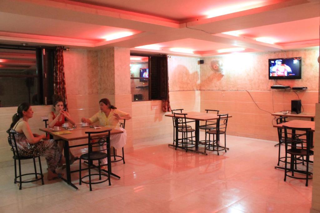 Hotel Hridey Inn Нью-Дели Экстерьер фото