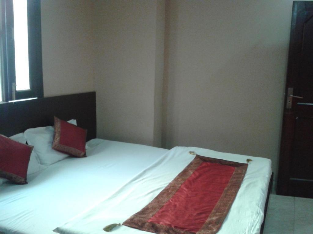 Hotel Hridey Inn Нью-Дели Экстерьер фото
